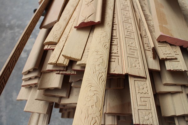 carved beech wood pillar moulding