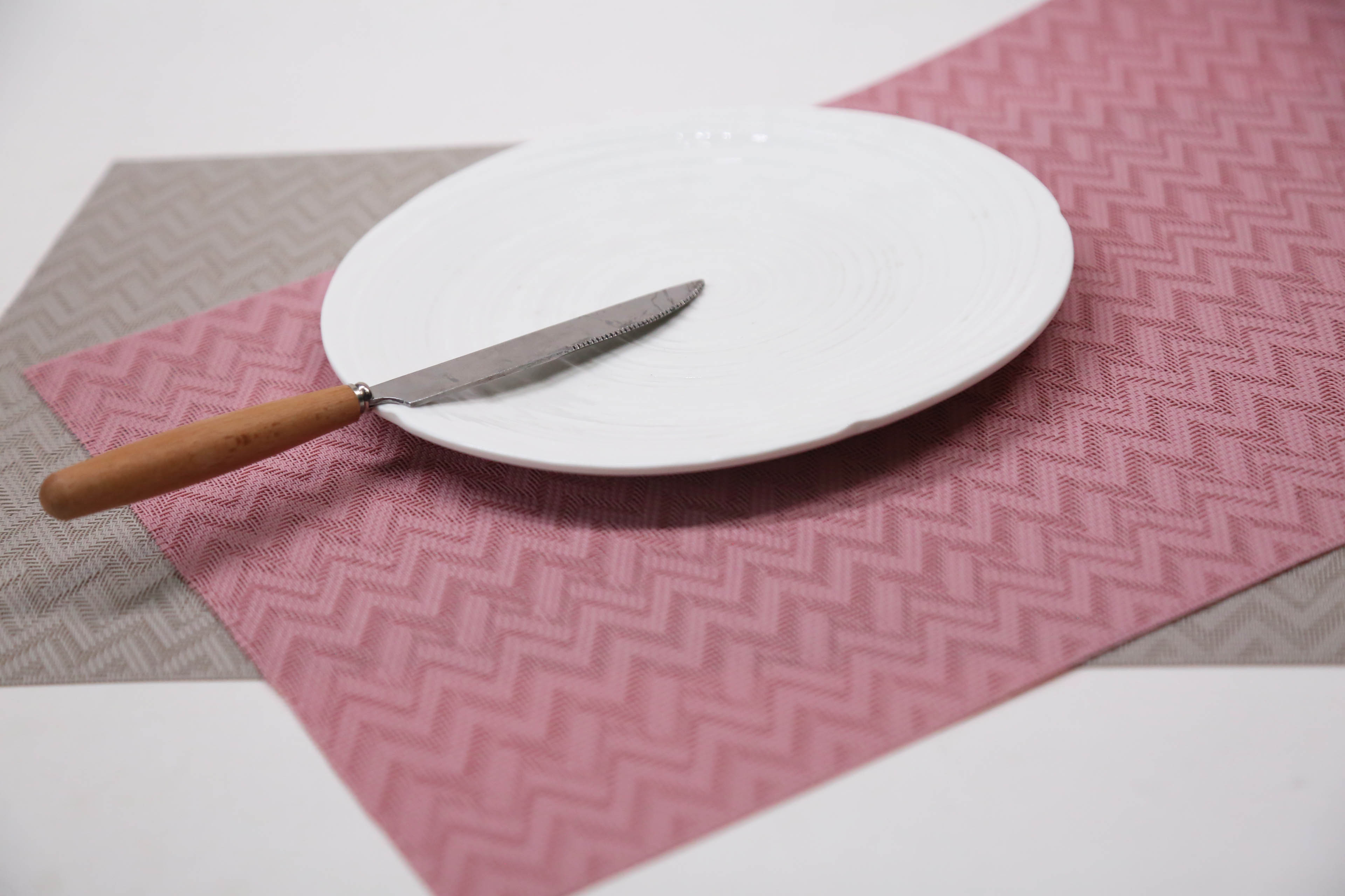 Tabletex wholesale new design woven heat-resistant anti-slip PVC placemat, folding table mat