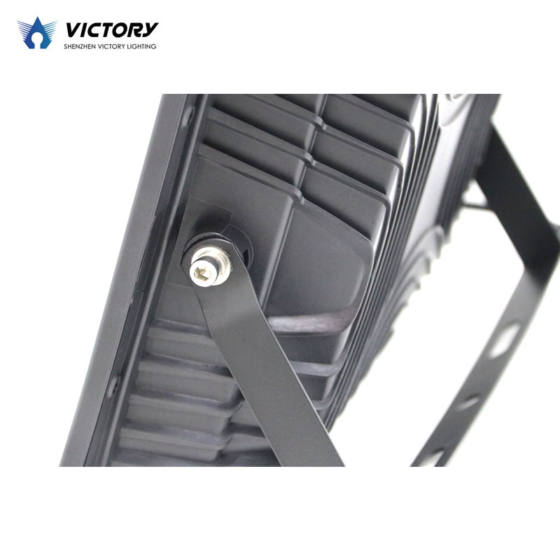 Manufacturer good quality outdoor solar LED flood lights 100W with 2 years warranty
