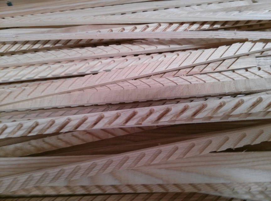 hand carving wooden frame mouldings
