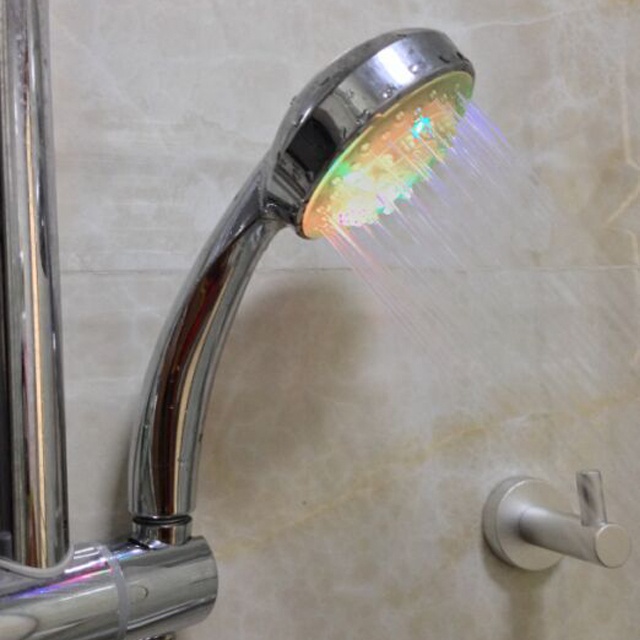 China wholesale hot sale automatic colors changing smart bathroom led light shower