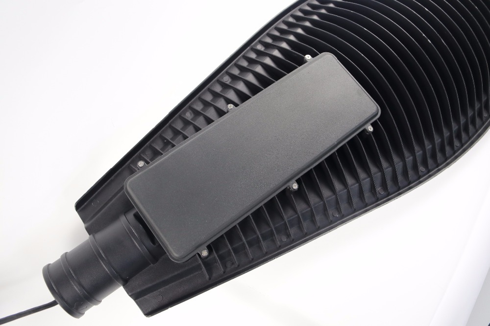 Oem Accept double arm street light pole Manufacturer in China
