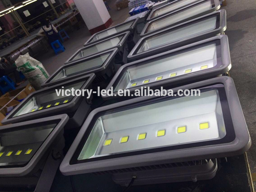 Aluminum Lamp Body Material and Cool White Color Temperature(CCT) 400W led flood light