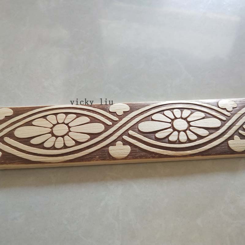 corner decorate with design wood moulding