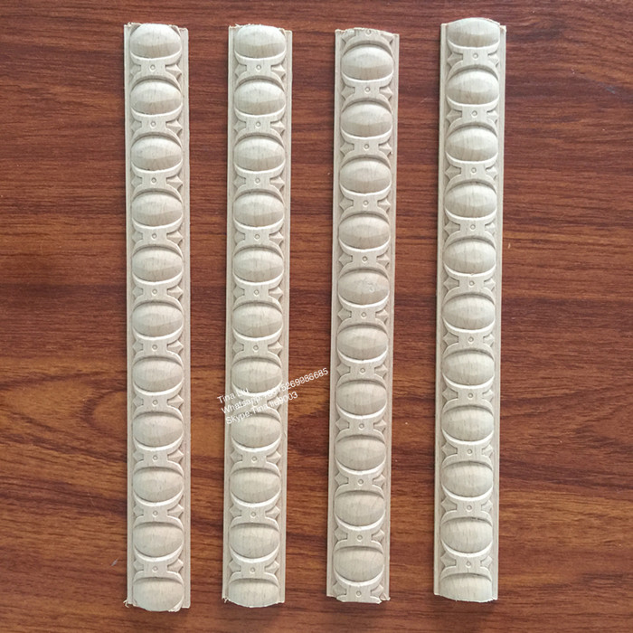 Carved decorative wood moulding
